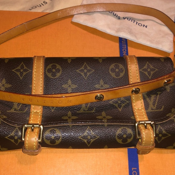 💥SOLD💥 Louis Vuitton Belt Pochette - Picture 2 of 12